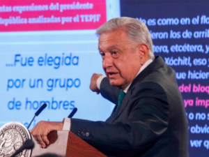 AMLO rechaz&oacute; la resoluci&oacute;n del INE en la que determin&oacute; que cometi&oacute; violencia contra X&oacute;chitl