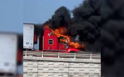 Incendian tráileres en tercer día de bloqueo en puente internacional Reynosa-Pharr