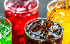 OMS llama a países a subir impuestos a bebidas alcohólicas y a azucaradas