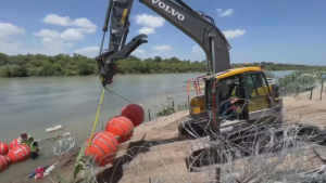 VIDEO Instalaciones boyas acuáticas en el río Bravo son de riesgo para migrantes