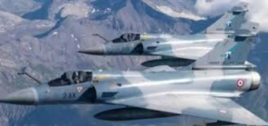 Chocan dos aviones del Ej&eacute;rcito franc&eacute;s