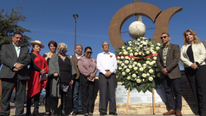 video Hacen guardia de honor y ofrenda floral por Día del Periodista en Nuevo Laredo