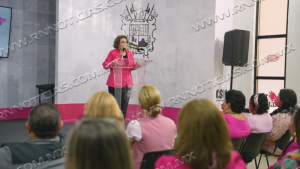 Realizan Día Rosa para concientizar del cáncer de mama a mujeres