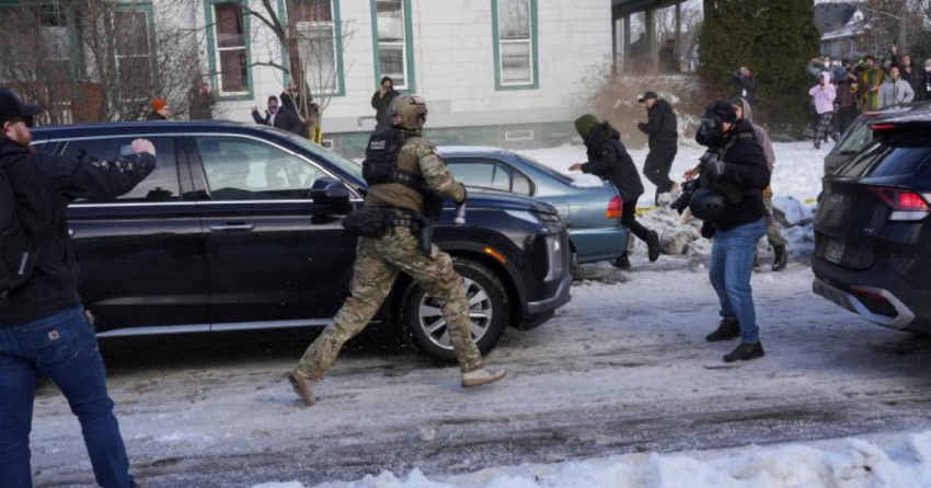 Agente del ICE dispara y mata a mujer durante represión migratoria en Minneapolis