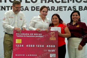 REFRENDA ALCALDESA CARMEN LILIA CANTUROSAS COMPROMISO CON EDUCACI&Oacute;N; INICIA ENTREGA DE BECAS DE PRIMARIA Y EDUCACI&Oacute;N ESPECIAL