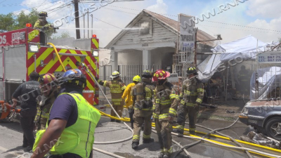 Incendio en tapicer&iacute;a provoca da&ntilde;os en tres inmuebles; bomberos controlan el fuego tras m&aacute;s de una hora de labores