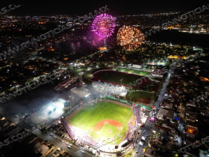 EMOTIVA NOCHE B&Eacute;ISBOL UNE A NUEVO LAREDO EN EL JUEGO DEL 177 ANIVERSARIO CON TRIUNFO DE TECOS ANTE CHARROS DE JALISCO
