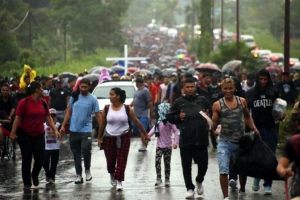 Avanza caravana de 4 mil migrantes desde Chiapas