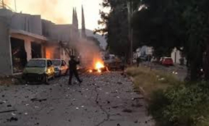Explota &ldquo;coche bomba&rdquo; al exterior del edificio de Seguridad P&uacute;blica en Ac&aacute;mbaro, Guanajuato