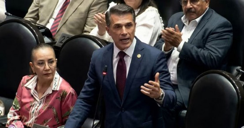 Mayer regresa a San Lázaro y defiende su participación en reality