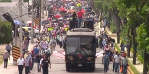 Maestros marchan para no regresar a las escuelas en Chiapas