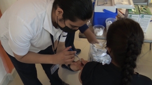 VIDEO Vacunan a rezagados con la Astrazeneca; Llegaron 21 mil dosis