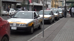 VIDEO Comienzan a recuperarse taxistas incrementa demanda de viajes