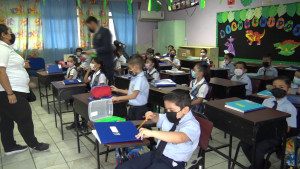 VIDOE Escuelas de nivel básico suspenderán clases el 1 de Octubre por cambio de poderes en México