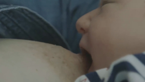 VIDEO Promueven autoridades de salud lactancia materna por beneficios