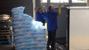 VIDEO Escasea hielo de bolsa y barra en Nuevo Laredo por calor