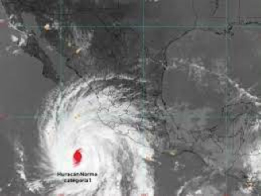 ‘Norma’ ya es huracán categoría 1; afecta a estos cuatro estados