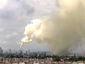Nube amarilla aterroriza a habitantes de Salamanca