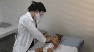VIDEO Aumentan consultas por enfermedades respiratorias en menores