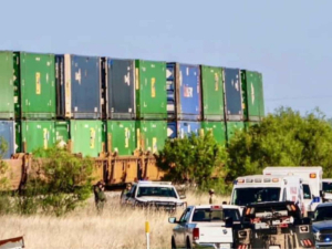 Hallan migrantes sofocados en un tren en Texas; hay dos muertos