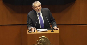 Presentan ante la FGR 37 denuncias contra Ad&aacute;n Augusto L&oacute;pez