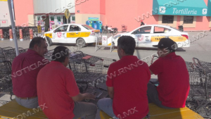 Taxistas se suman al trabajo continuo durante las fiestas decembrinas