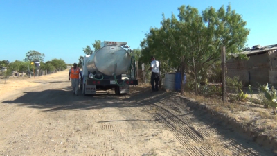 VIDEO Empieza aumentar reparto de agua en pipas por temporada de calor