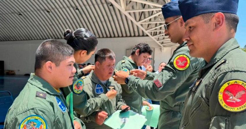 Tres j&oacute;venes con s&iacute;ndrome de Down son nombrados &ldquo;Pilotos por un d&iacute;a&rdquo;
