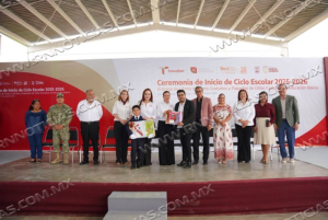 NUEVO LAREDO DA INICIO AL CICLO ESCOLAR 2025-2026 CON ENTREGA DE LIBROS DE TEXTO, &Uacute;TILES Y M&Aacute;S DE 72 MIL GU&Iacute;AS DID&Aacute;CTICAS