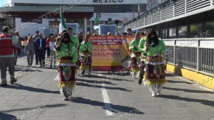 Antorcha Guadalupana cruza de México a Estados Unidos por Nuevo Laredo