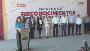 Reconoce Gobierno de Nuevo Laredo trayectoria laboral de empleados municipales