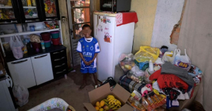 “No hay nada para comer en mi casa”: Niño le llama a la policía por hambre