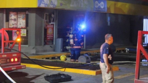Femsa reporta 25 Oxxos arrasados por el fuego en Guanajuato