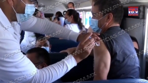 VIDEO Maquiladoras le hacen frente al covid; Vacunan a empleados en Laredo Texas