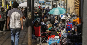 Ucranianos y rusos acampan en Tijuana, buscan refugio en EU