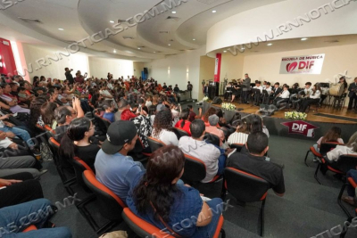 SISTEMA DIF IMPULSAN EL TALENTO DE 230 ESTUDIANTES EN EL RECITAL DE LA ESCUELA DE M&Uacute;SICA