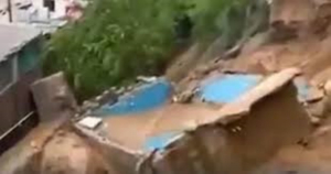 Hubo otros deslizamientos de tierra con ca&iacute;da de rocas grandes