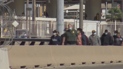 VIDEO Estados Unidos  deporta a 50 mexicanos diarios por Nuevo Laredo