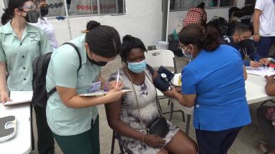 VIDEO Sector salud acerca servicios médicos a población migrante haitiana