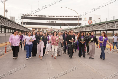 MUJERES DE NUEVO LAREDO Y LAREDO, TEXAS MARCHAN UNIDAS EN EL MARCO DEL 8 DE MARZO