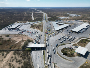 VIDEO Baja flujo aduanero en Nuevo Laredo por cobro de aranceles