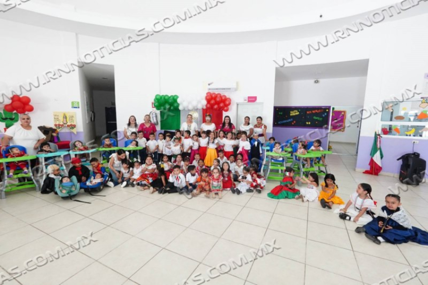 ALUMNOS DE LOS CENTROS EDUCATIVOS DIF CONMEMORAN LA INDEPENDENCIA CON AMOR A MÉXICO