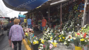 Comerciantes de flores esperan buenas ventas con Día de muertos
