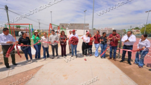 PRESIDENTA MUNICIPAL CARMEN LILIA CANTUROSAS ENTREGA REHABILITACI&Oacute;N DE PLAZA EN LA COLONIA VILLAS DE SAN MIGUEL