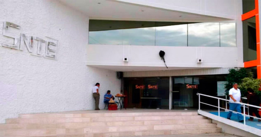 Arranca FECC investigación por presunto desvío de becas