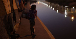 &laquo;Es hora de que te vayas&raquo;: Ni&ntilde;os inmigrantes reciben cartas del Gobierno de Estados Unidos