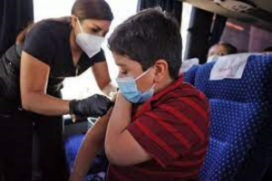 Anuncian vacunación para niños de 5 a 11 años de edad en México