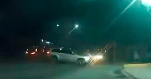 Muere atropellado ni&ntilde;o que viajaba en moto con su pap&aacute;, en Nuevo Le&oacute;n; la conductora huy&oacute;