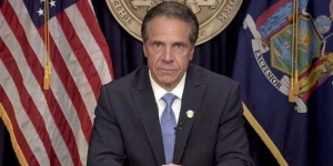 Gobernador de Nueva York renuncia tras ser acusado de acoso sexual