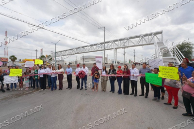 INAUGURA ALCALDESA CARMEN LILIA CANTUROSAS PUENTE PEATONAL EN COLINAS DEL SUR